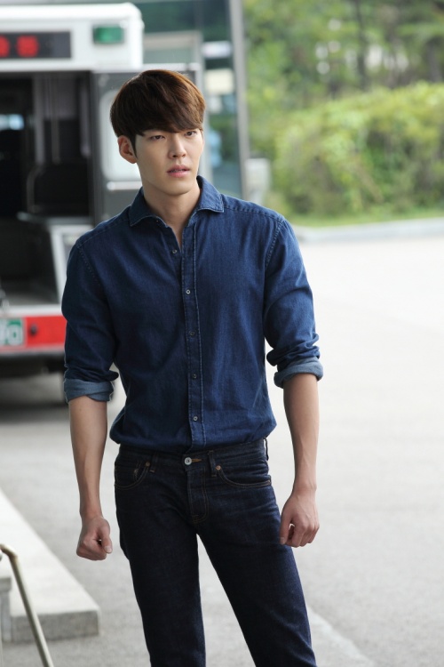 김우빈, 가장 핫한 남자의 파격변신, 영화 '스물'