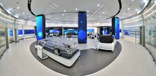 현대모비스의 선행연구개발의 중심인 경기도 마북연구소의 디지털 갤러리관